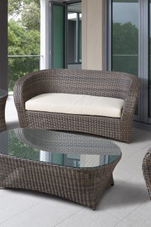 Мебели от тъмно ракито