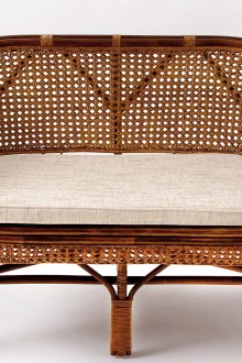 Кафяв плетен диван