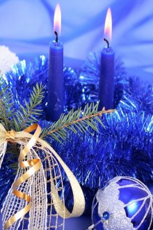 Синьо и бяло новогодишно декор на маса