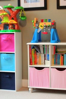 Удобни стелажи за съхранение на играчки