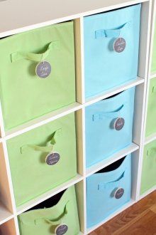 Зелени и сини кошници в багажник