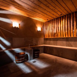 Довършване на интериора на елата за баня