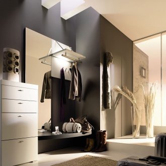 Черно-бял уютен коридор