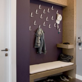 Виолетово кафяво коридор