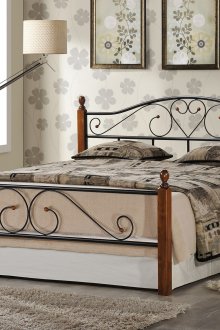 Черно-кафяво легло от ковано желязо, изработено от метал и дърво