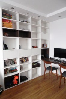 Ъгълът на апартамента може да бъде оборудван с офис