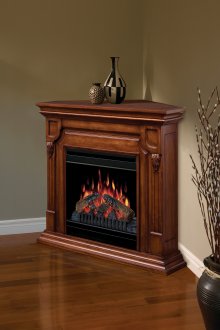 Красива ъглова камина в дървена рамка