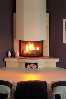 Ъглова камина с каменна рафт