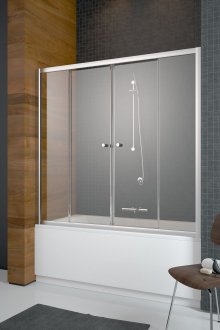 Tirai kaca di bilik mandi dengan niche