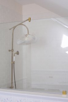 Tirai kaca di loteng