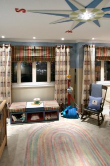 Таван с декоративен компас в детската стая