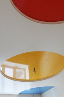 Цветен таван в детската стая