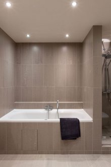 Кафяв дизайн на банята