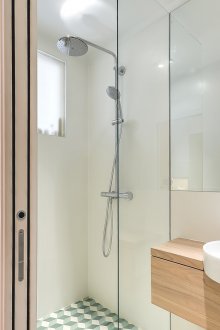 Бяла и бежова баня