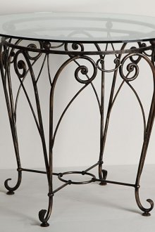 Кръгла кована маса със стъклен плот