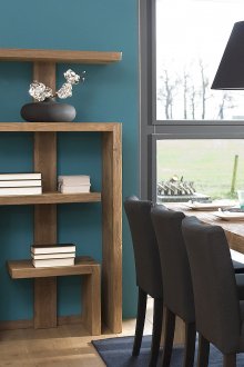 Декоративен рафт в трапезарията