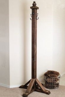 Масивна закачалка за дървени подове в средновековен стил