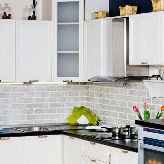 Бяла кухня в стил Прованс