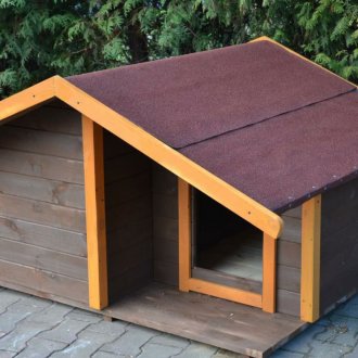 Къща за големи кучета