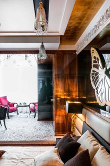 Големи пеперуди в декора на стената