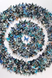 Кръгъл панел от хартиени пеперуди