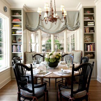 Австрийски карирани завеси в трапезарията