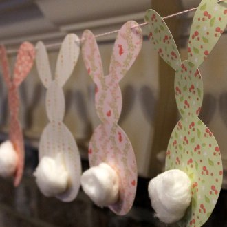 Хартиено зайче и памучна гирлянда