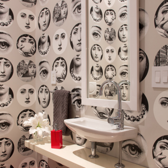 Необичайни тапети в интериора на банята