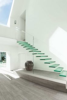 Стъклен парапет за стълби