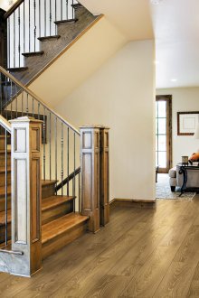 Парапети за стълби от метал и дърво