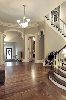 Черно-бяло парапет от дървени стълби