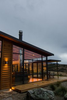 Уютна едноетажна високотехнологична къща