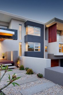 Сива и бяла фасада на хай-тек къщата