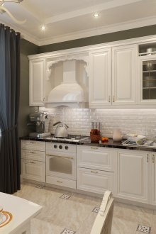 Таван на гипсокартон на две нива в кухнята