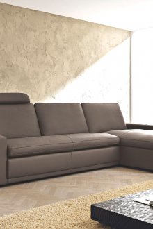 Кафяв кожен диван с тапицерия