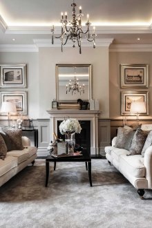 Дневна в класически стил с камина