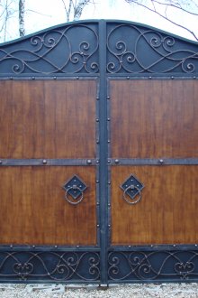 Дървени и метални порти