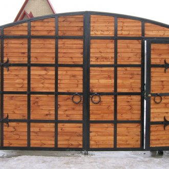 Дървени и метални порти с порта