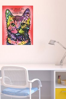 Рисуване с котка в детска стая