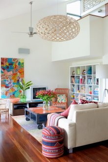 Ярка абстракция в хола, за да звучи