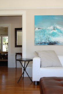 Живопис с океана в интериора на хола във фън шуй