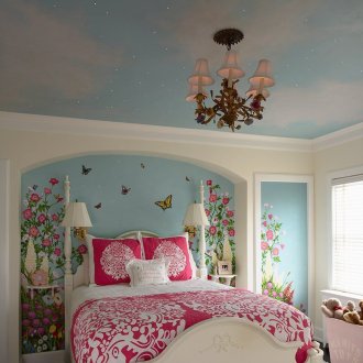 Красив полилей с опънат таван в детската стая