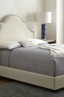 Katil putih dengan katil kepala lembut gaya nautika