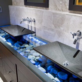 Batu asli dalam reka bentuk bilik mandi