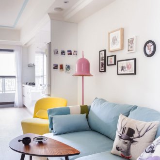 Оригинална всекидневна в пастелни цветове