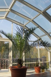 Просторна зимна градина в къщата