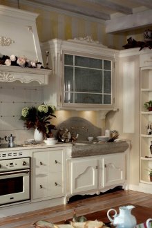 Ярка кухня в стил Прованс