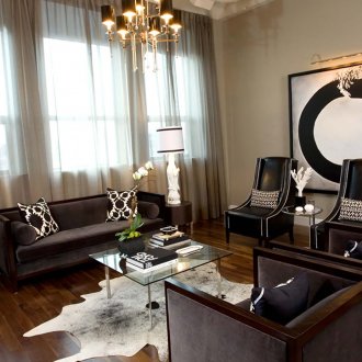 Сиви завеси от органза в хола