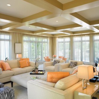 Крем от органза завеси в големия хол