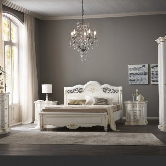 Полилей в спалнята в неокласически стил